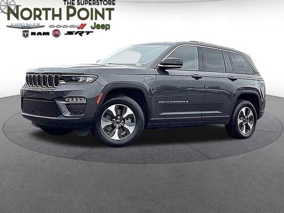 JEEP GRAND CHEROKEE 2023 1C4RJYB62PC649490 image